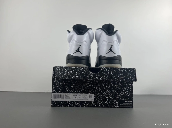 AIR 5 DD0587-110 JORDAN BLACK' 'WHITE RETRO 0927
